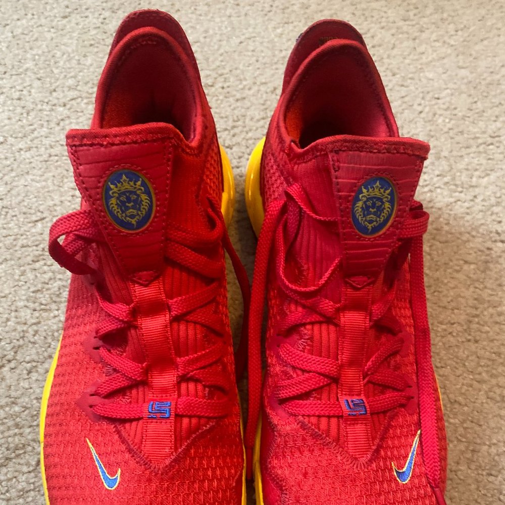Nike LeBron 16 Low Size 12.5 SuperBron
